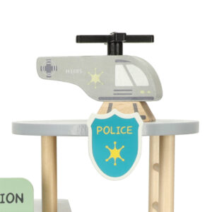 Komisariat policji drewniany tor radiowoz helikoptery parking