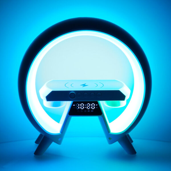 Lampka LED z ladowarka indukcyjna z radiem