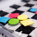 Mata wodna nadmuchiwana czarno biała szachownica 65cm x 50cm