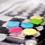 Mata wodna nadmuchiwana czarno biała szlaczki 65cm x 50cm