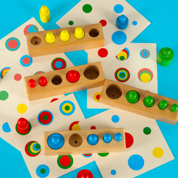 Odwazniki cylindry drewniane gra ukladanka montessori kolorowe