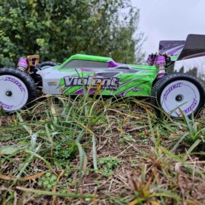 Samochod zdalnie sterowny na pilota RC WLToys 104002 1 10 4WD 2 4Ghz