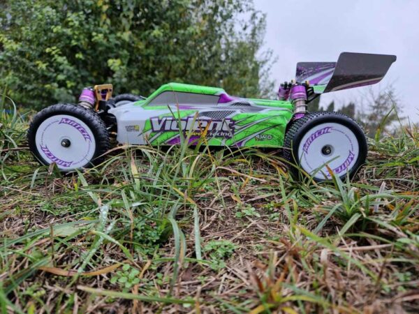 Samochod zdalnie sterowny na pilota RC WLToys 104002 1 10 4WD 2 4Ghz