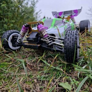 Samochod zdalnie sterowny na pilota RC WLToys 104002 1 10 4WD 2 4Ghz