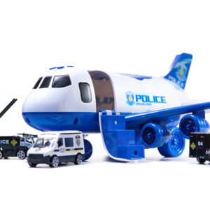 Samolot transporter z autami policja