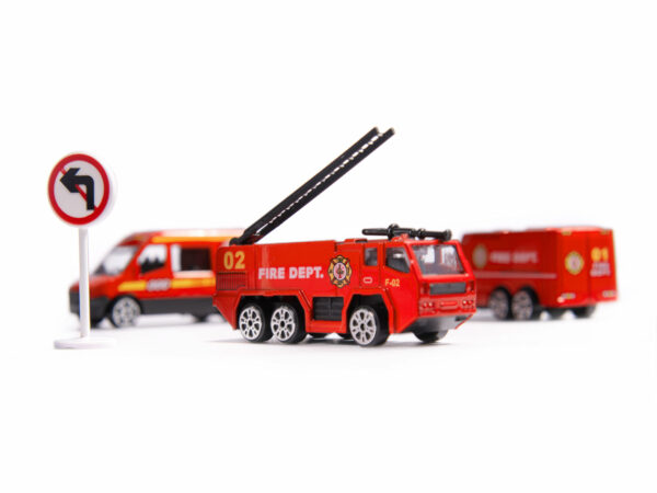 6684 2 Samolot transporter z autami straż pożarna