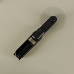 Wiatrak biurkowy wentylator mini reczny skladany wiatraczek przenosny USB czarny