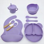 Naczynia silikonowe dla dzieci zestaw 8 elementow fioletowe 170220.jpg