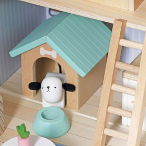 Domek drewniany w walizce hotel spa dla zwierzat walizka mebelki figurki 177375.jpg