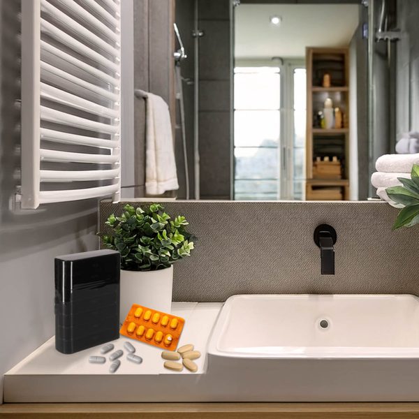 Pojemnik organizer na tabletki leki czarny 178193.jpg